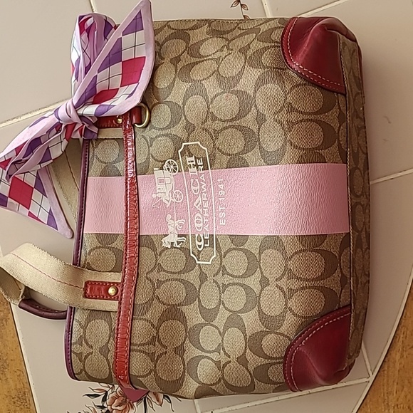 COACH Tote-Pre-loved. - Picture 1 of 16